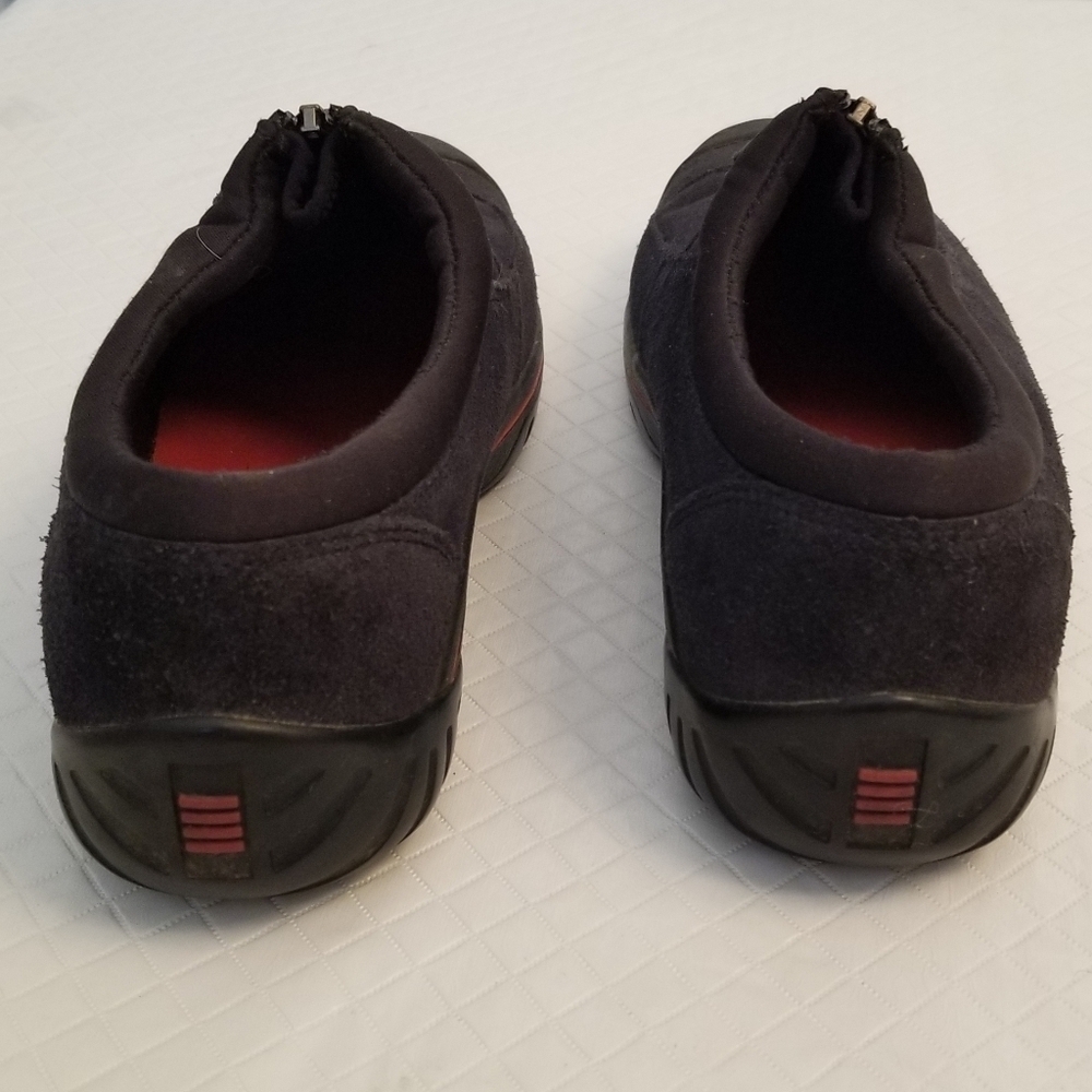 Lands End Women's Black Suede Slip-On Front Zip Comfort Shoes, Size 7.5 B - Picture 2 of 6